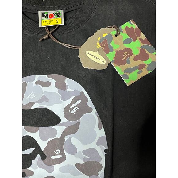 Bape A Bathing Ape Big Ape Head Camo Black T-Shirt size Small NEW - Picture 6 of 9